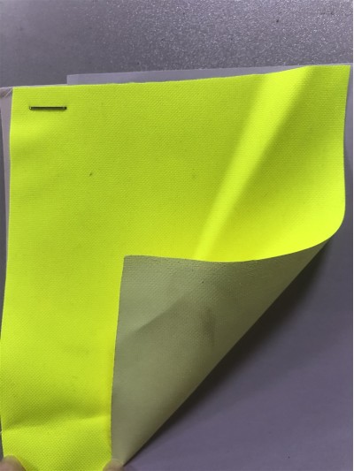 JS-BY M-964 300D低彈濕法透氣塗層熒光色 風褸 45度照